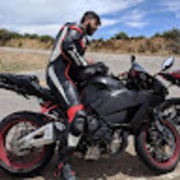 Meet your Posher, Chris - Picture 1 of 1